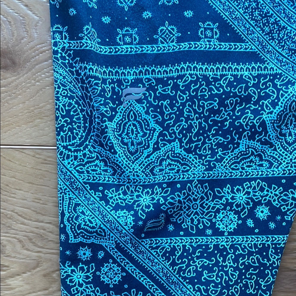Fabletics patterned workout pants - Picture 9 of 16